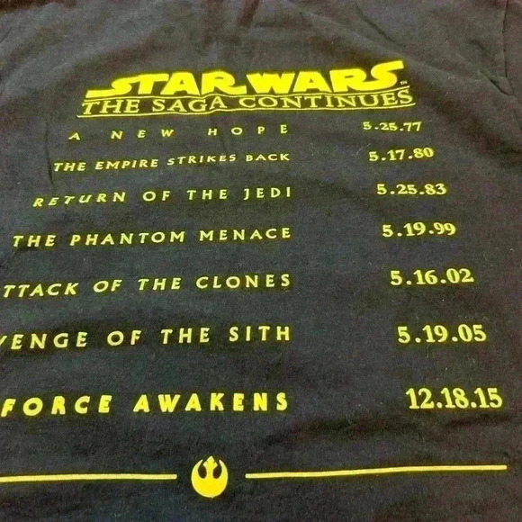 Star Wars Galaxy Premier Collection - The Force Awakens Movie - Medium  T Shirt - Picture 5 of 6